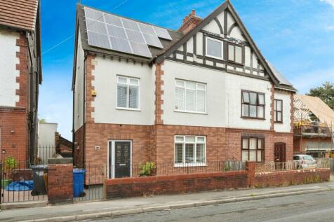 5 bedroom semi-detached house for sale