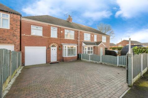 4 bedroom semi-detached house for sale
