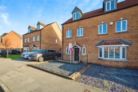 3 bedroom semi-detached house for sale