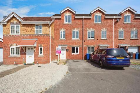 3 bedroom terraced house for sale