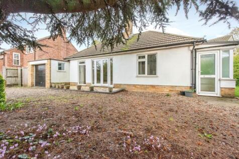 2 bedroom detached bungalow for sale