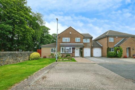 4 bedroom link detached house for sale