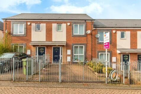 3 bedroom town house for sale
