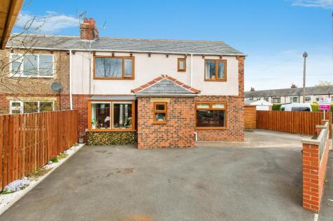 4 bedroom semi-detached house for sale