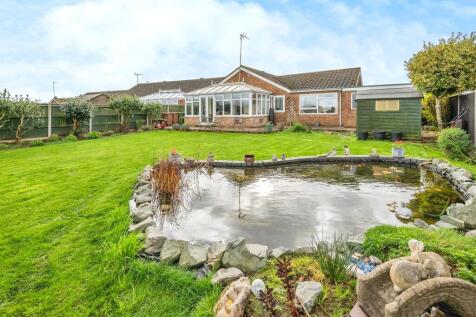 3 bedroom detached bungalow for sale