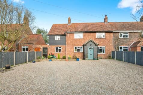 4 bedroom semi-detached house for sale