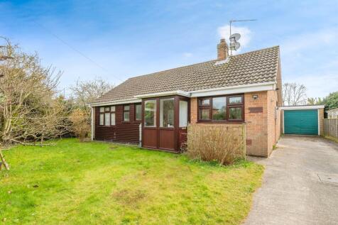 2 bedroom detached bungalow for sale