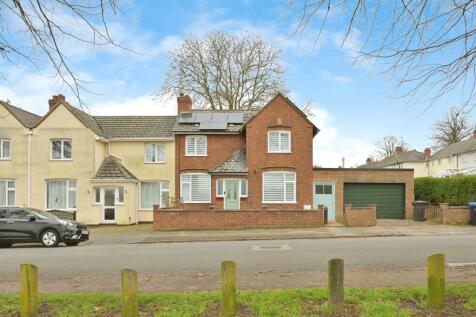 3 bedroom end of terrace house for sale