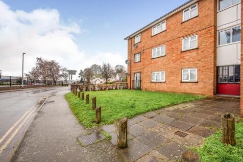 2 bedroom ground floor flat for sale