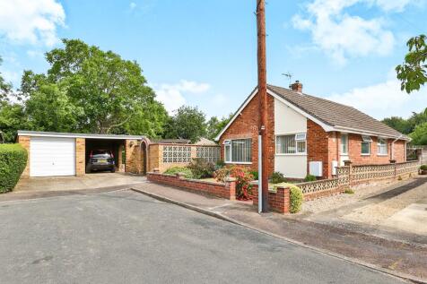 4 bedroom detached bungalow for sale