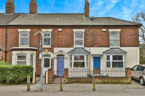 4 bedroom terraced house for sale