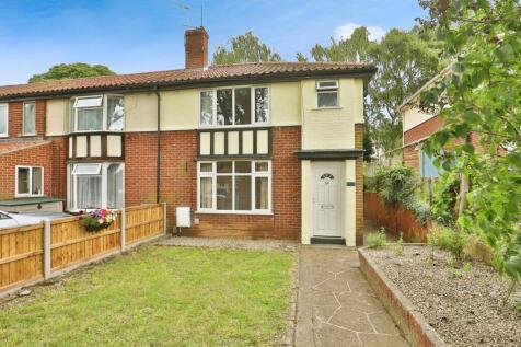 3 bedroom end of terrace house for sale