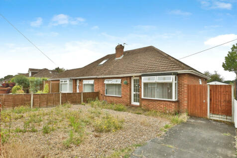 2 bedroom semi-detached bungalow for sale