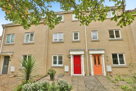 4 bedroom terraced house for sale