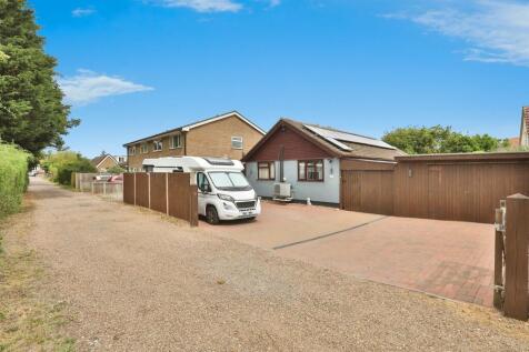 3 bedroom detached bungalow for sale