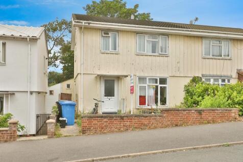 5 bedroom semi-detached house for sale