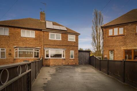3 bedroom semi-detached house for sale