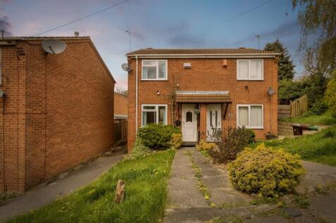 2 bedroom semi-detached house for sale