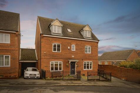 5 bedroom detached house for sale