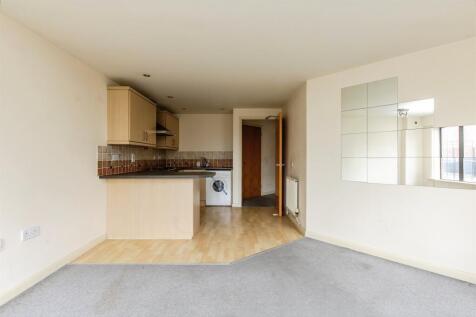 1 bedroom ground floor flat for sale