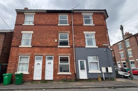 4 bedroom terraced house for sale