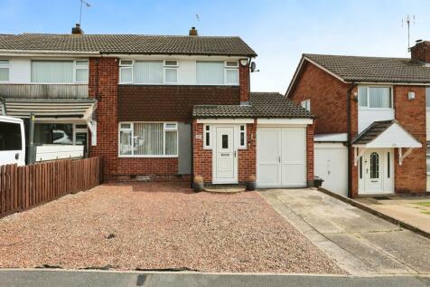 3 bedroom semi-detached house for sale