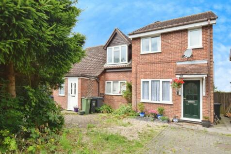 2 bedroom semi-detached house for sale