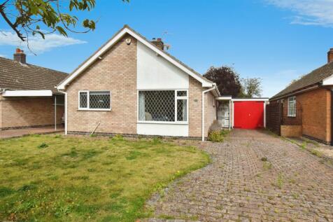 2 bedroom detached bungalow for sale