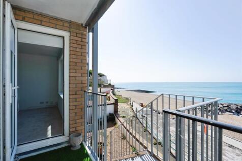 2 bedroom ground floor flat for sale