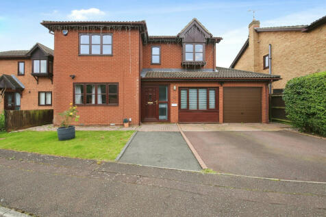 4 bedroom detached house for sale