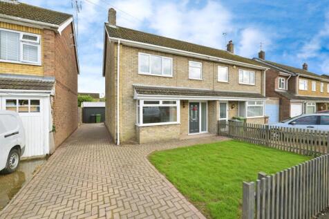 3 bedroom semi-detached house for sale