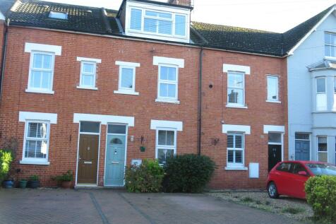 4 bedroom terraced house for sale