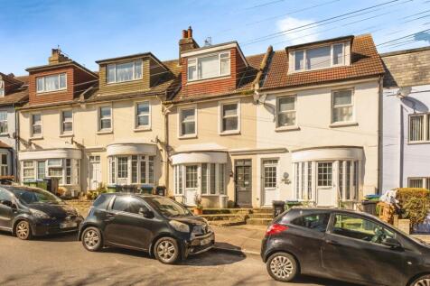 2 bedroom maisonette for sale