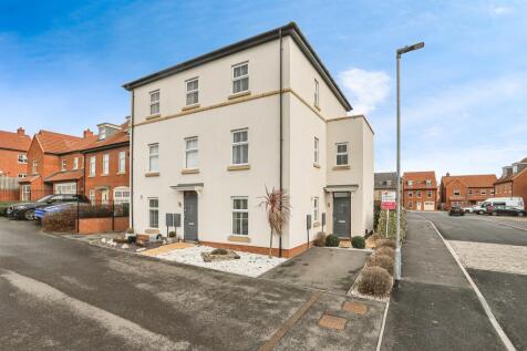 4 bedroom semi-detached house for sale