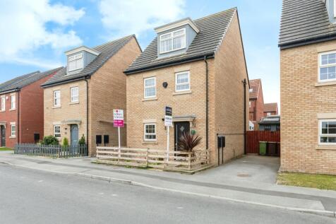 4 bedroom detached house for sale