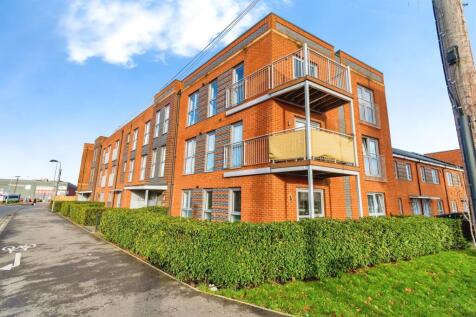 3 bedroom flat for sale