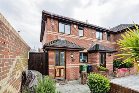 2 bedroom semi-detached house for sale