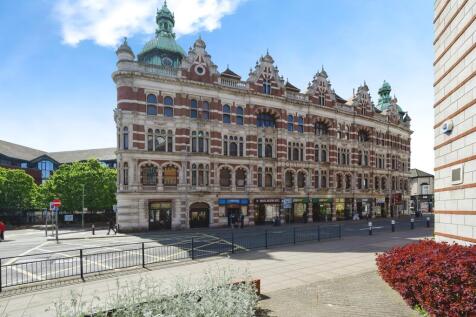 3 bedroom flat for sale