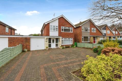 4 bedroom link detached house for sale