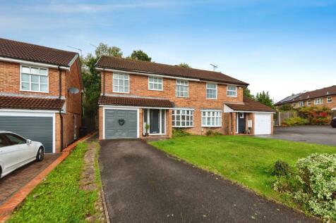 4 bedroom semi-detached house for sale