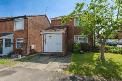 1 bedroom maisonette for sale
