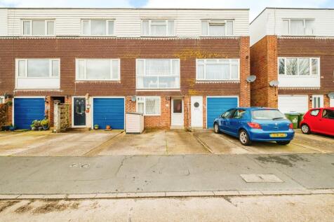 4 bedroom town house for sale