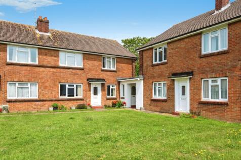 2 bedroom ground floor flat for sale