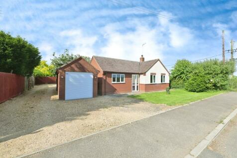 1 bedroom detached bungalow for sale