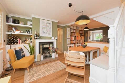 4 bedroom semi-detached house for sale