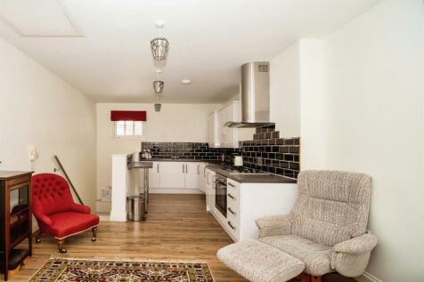 2 bedroom detached house for sale