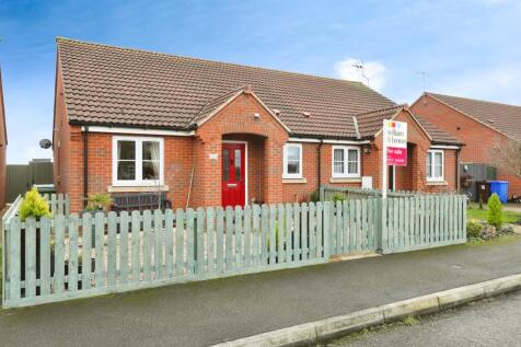 2 bedroom semi-detached bungalow for sale