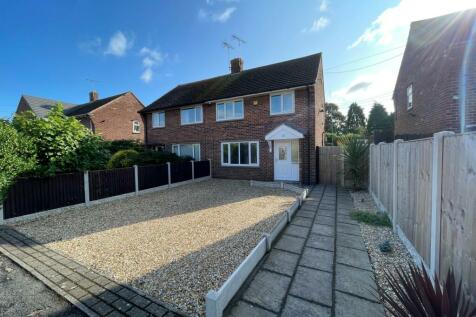 4 bedroom semi-detached house for sale