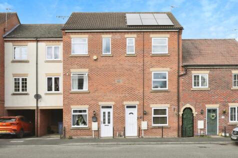 3 bedroom terraced house for sale