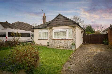 2 bedroom detached bungalow for sale